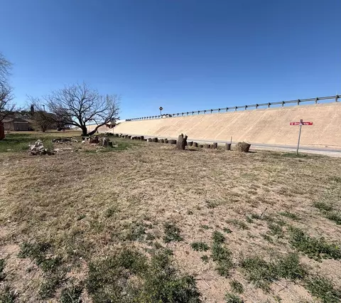 300 S 2nd St, Coahoma, TX 79511