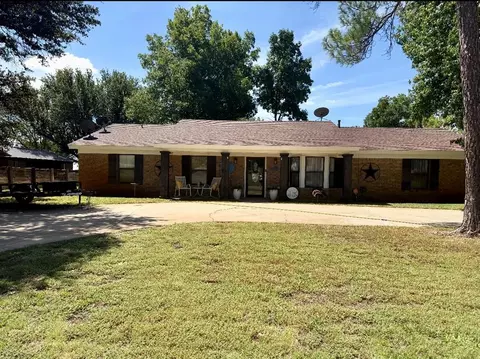 1027 E 17th St, Colorado City, TX 79512
