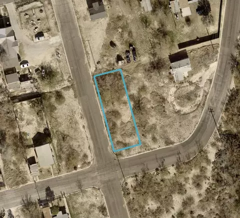 910 NW 1st St, Big Spring, TX 79720