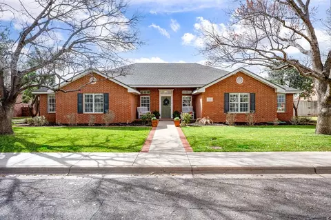 729 Pinehurst Dr, Midland, TX 79705