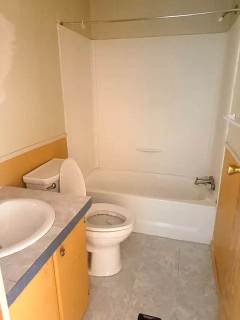 Bath - 3110 Collins, Big Spring, TX 79720 photo 1 of 1