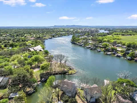 1332 S Lakeside Dr, Burnet, TX 78611