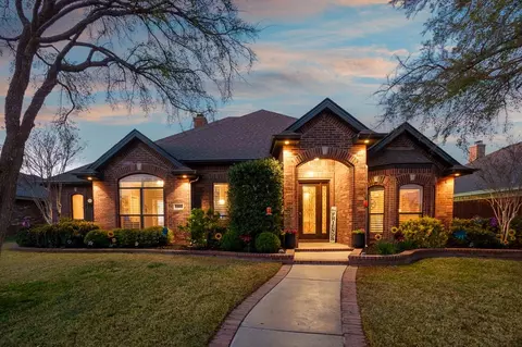 5302 Oak Valley Dr, Midland, TX 79707