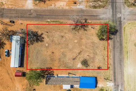 800 NW 2nd St, Seminole, TX 79360