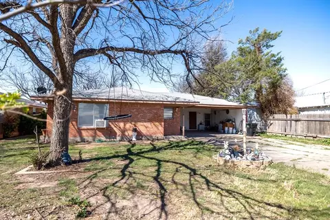 306 Hickory St, Roscoe, TX 79545