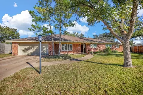806 Stanolind Ave, Midland, TX 79705