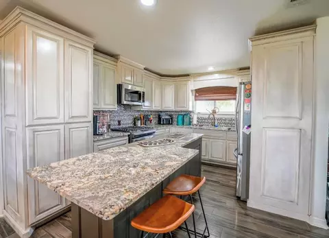 209 E County Rd 140, Midland, TX 79706