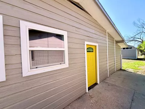 Exterior - 1004 E 21st St, Big Spring, TX 79720 photo 2 of 7
