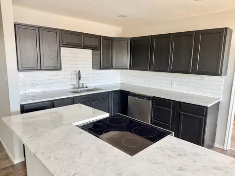 Kitchen - 1004 E 21st St, Big Spring, TX 79720 photo 2 of 3