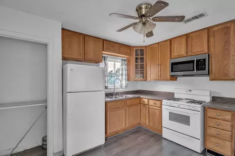 Kitchen - 1405 E 11th Pl, Big Spring, TX 79720 photo 1 of 1