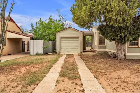 Exterior - 1405 E 11th Pl, Big Spring, TX 79720 photo 3 of 4