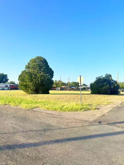 300 Main St, Coahoma, TX 79511