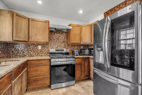 Kitchen - 2401 Morrison Dr, Big Spring, TX 79720 photo 3 of 4