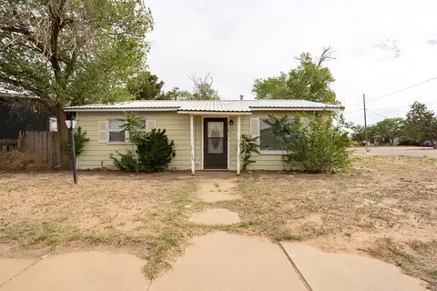 1015 10th St, Seagraves, TX 79359