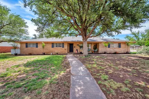 2905 Lockheed Dr, Midland, TX 79701