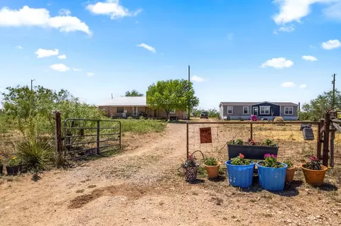 300 Reed Rd, Big Spring, TX 79720