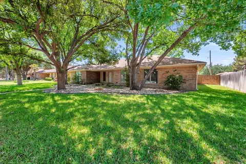 4202 Greenbriar Dr, Midland, TX 79707