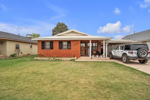 1107 E 13th St, Big Spring, TX 79720