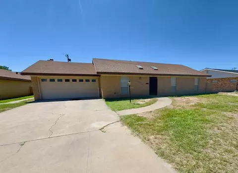 1728 W Jackson St, Pecos, TX 79772
