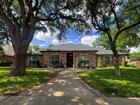 3400 Woodhaven Dr, Midland, TX 79707