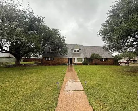 6201 Glenhaven Dr, Odessa, TX 79762