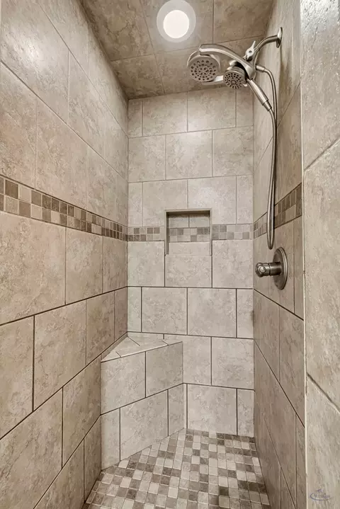 Bath - 2503 Maxwell Dr, Midland, TX 79705 photo 2 of 12
