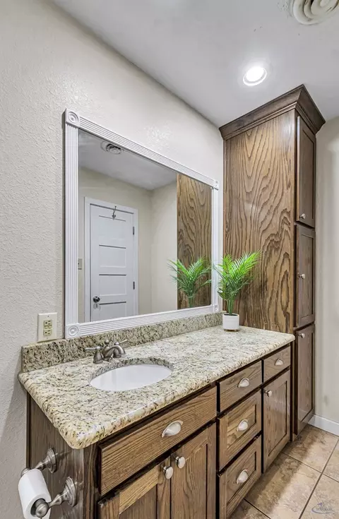 Bath - 2503 Maxwell Dr, Midland, TX 79705 photo 12 of 12