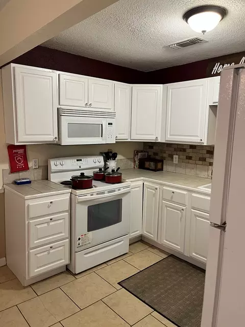 Kitchen - 1308 Scurry St #ABCDE, Big Spring, TX 79720 photo 3 of 5