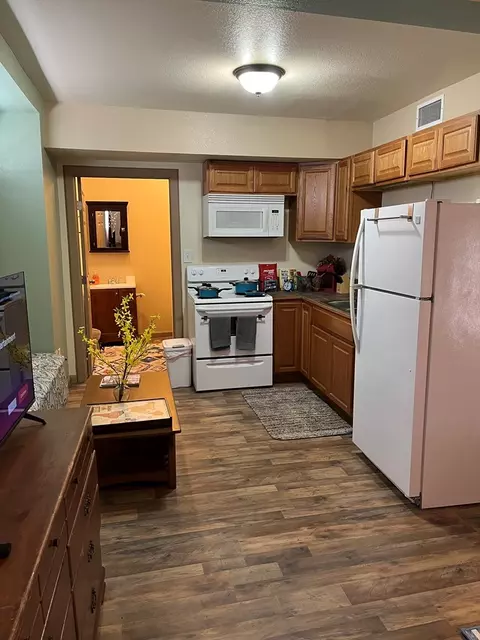 Kitchen - 1308 Scurry St #ABCDE, Big Spring, TX 79720 photo 4 of 5
