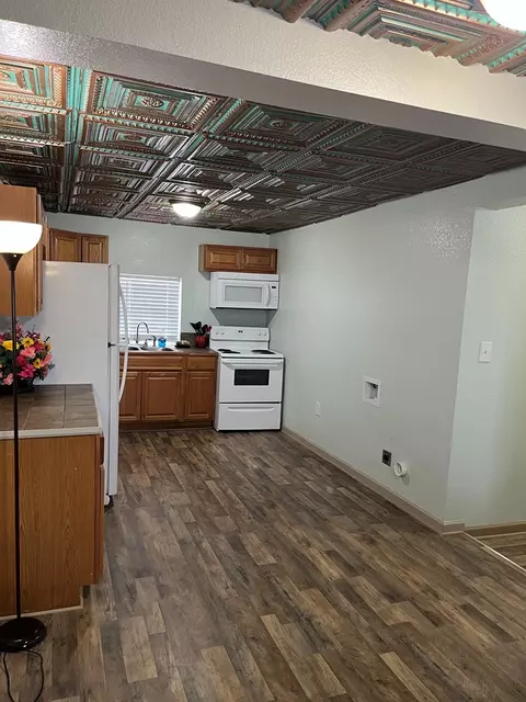 Kitchen - 1308 Scurry St #ABCDE, Big Spring, TX 79720 photo 2 of 5