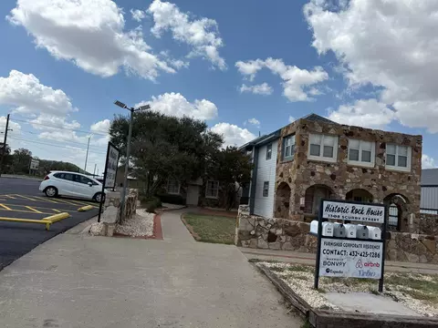 1308 Scurry St #ABCDE, Big Spring, TX 79720