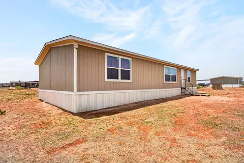 2722 Lampasas Dr, Stanton, TX 79782