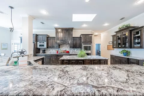 Kitchen - 4012 E County Rd 63, Midland, TX 79705 photo 2 of 10