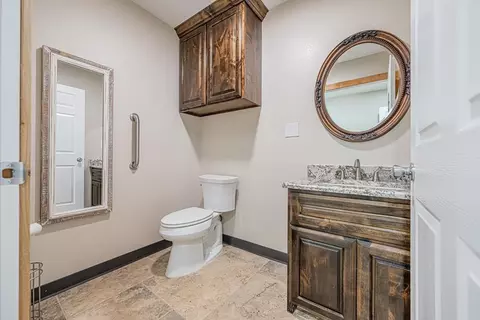 Bath - 4012 E County Rd 63, Midland, TX 79705 photo 8 of 9