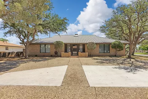1005 Manor Ct, Midland, TX 79703