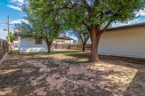 Exterior - 907 E 15th St, Big Spring, TX 79720 photo 6 of 7