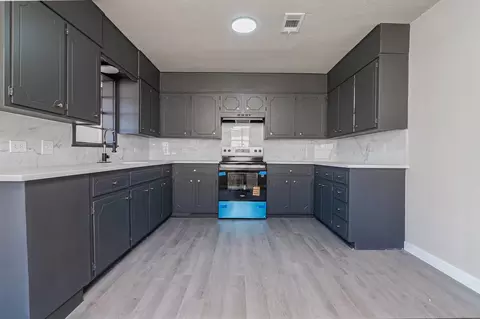 Kitchen - 907 E 15th St, Big Spring, TX 79720 photo 2 of 2