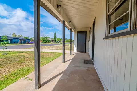 Exterior - 907 E 15th St, Big Spring, TX 79720 photo 3 of 7