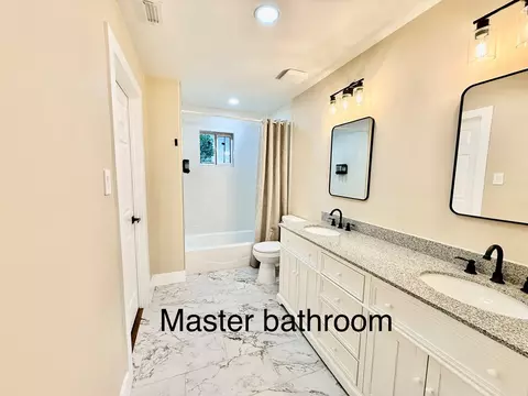 Bath - 301 Elizabeth, Stanton, TX 79782 photo 1 of 3