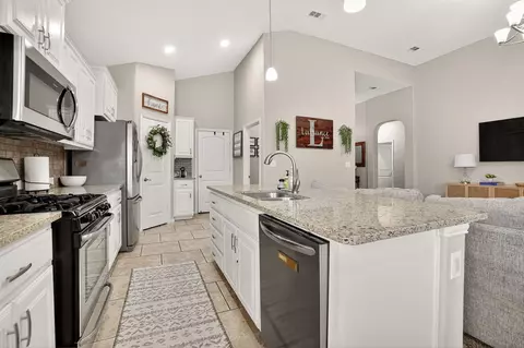 Kitchen - 5611 Baca, Midland, TX 79705 photo 2 of 5