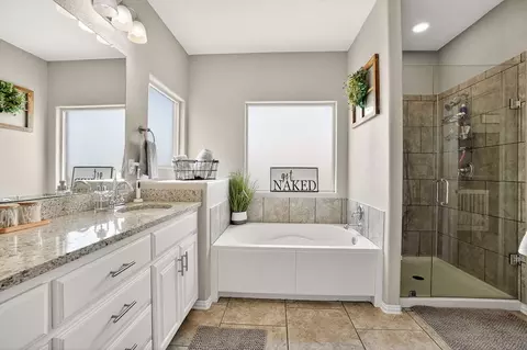 Bath - 5611 Baca, Midland, TX 79705 photo 2 of 5