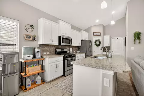 Kitchen - 5611 Baca, Midland, TX 79705 photo 3 of 5