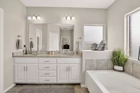 Bath - 5611 Baca, Midland, TX 79705 photo 1 of 5
