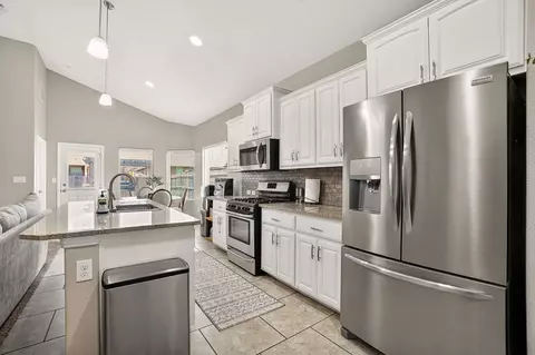 Kitchen - 5611 Baca, Midland, TX 79705 photo 4 of 5