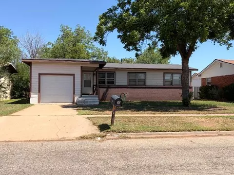 303 33rd St, Snyder, TX 79549