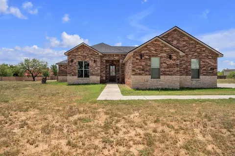 407 SW Broadway St, Coahoma, TX 79511