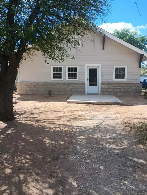 945 Elm St, Colorado City, TX 79512