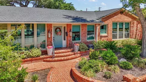 206 Club Dr, Midland, TX 79701