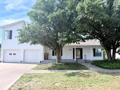 506 E 17th St, Big Spring, TX 79720