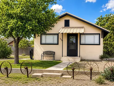 709 N 3rd St, Sanderson, TX 79848